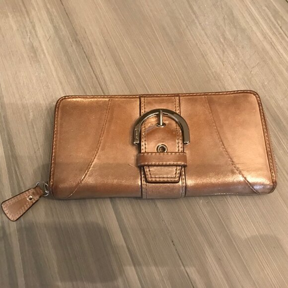 Ladies Coach Wallet Metallic Gold Color - Picture 3 of 5